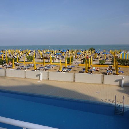 Semiramis Apartment Lido di Jesolo Bagian luar foto