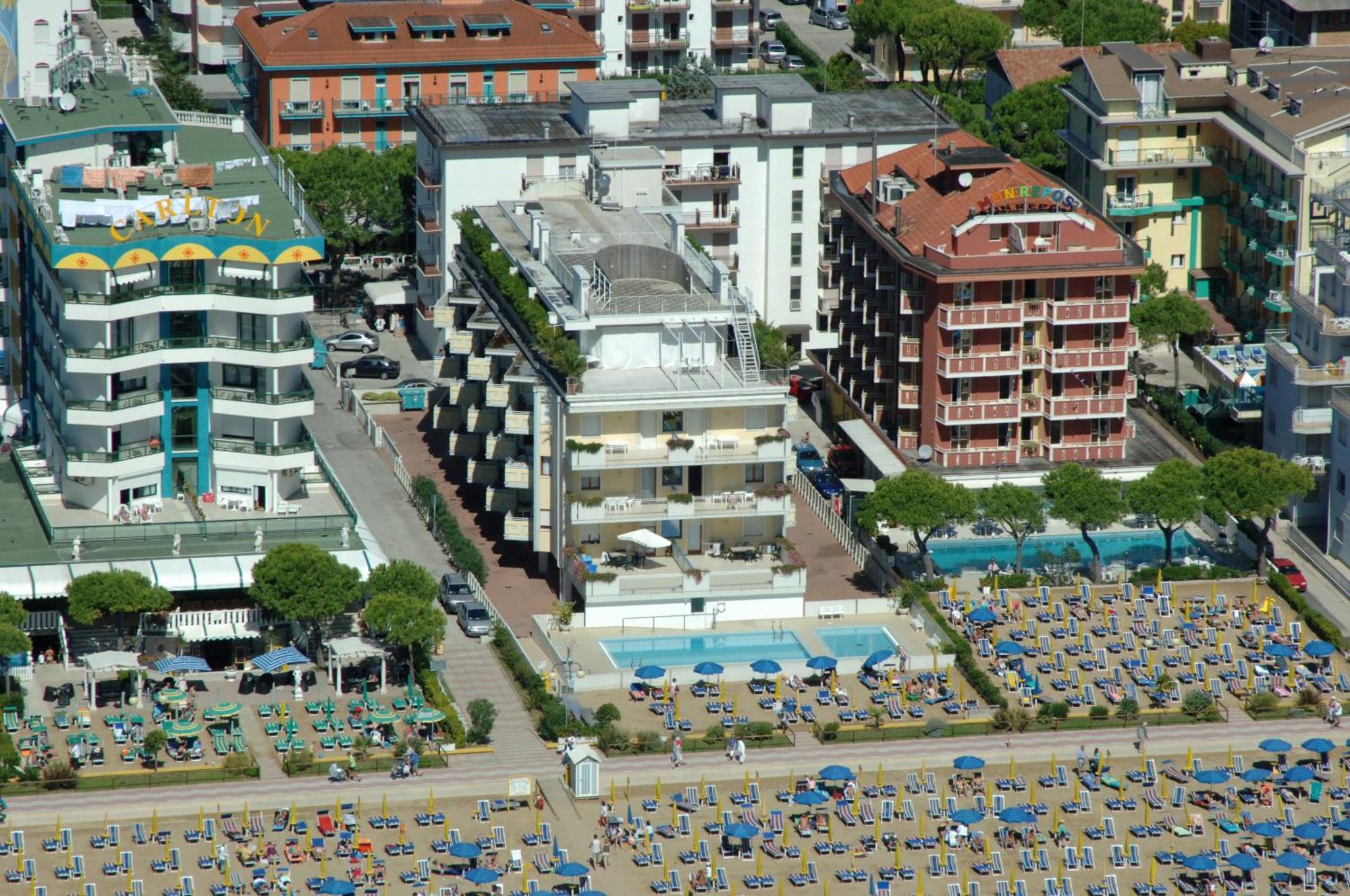 Semiramis Apartment Lido di Jesolo Bagian luar foto
